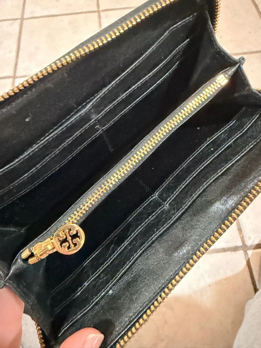 Tory Burch zip-around continental wallet